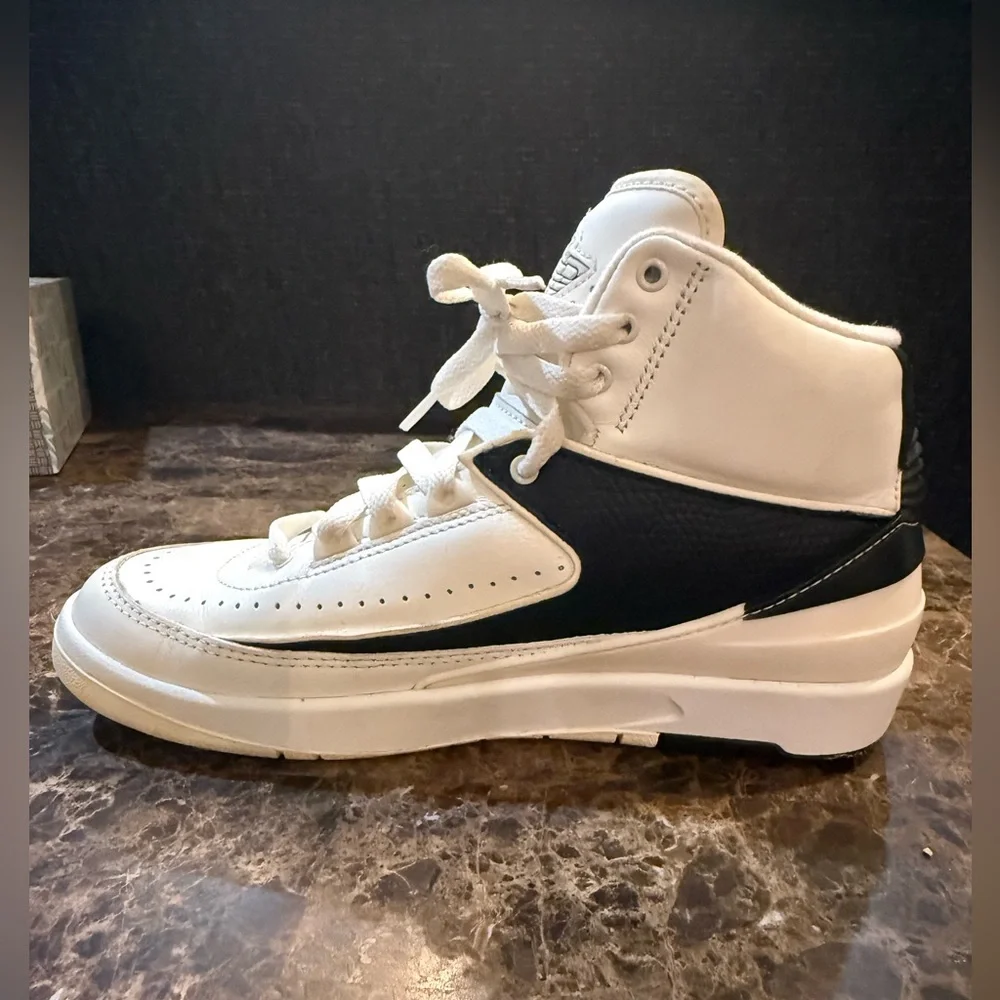 Nike. Wmns Air Jordan 2 Retro 'Sail Black'. Size 7.5.